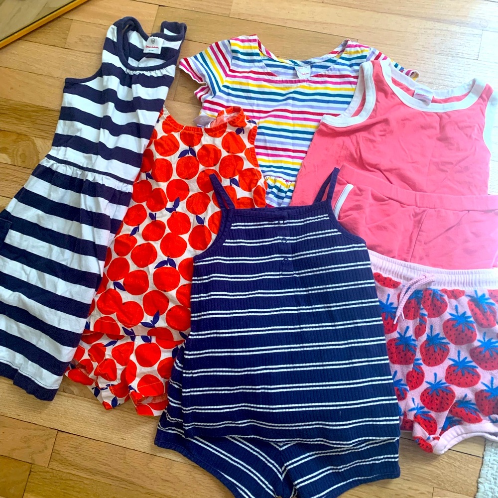 Lot of Hanna Andersson dresses, shorts and sets. Size 8 / 130